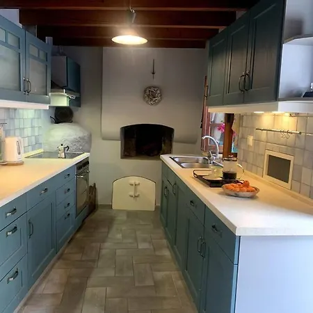 Cloud House On Nisyros بيت للعطل